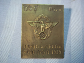 German police sporting plaque Austria. Duits- Oostenrijkse  politie penning 1e prijs, 1939, goudkleurig met politie embleem. 5 cm bij 6,5 cm. koperen uitvoering.