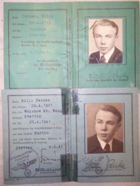 Grouping German papers of a NSFK member, very rare official red cross indentification card.Setje NSFK papieren, 2 ausweisen EK 2e klas papier en zeer apart het officiele Rode Kruis legitimatie conferentie v. Geneve.