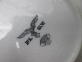 German saucer Luftwaffe Duits schoteltje met luftwaffe stempel, datum en nummer zeer goede staat.