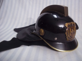 Dutch fire department helmet from the seventies. Nederlandse brandweerhelm uit de jaren  70, compleet met leren flap en brandwerende hoes, zeer goede staat.