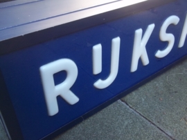 Dutch outdoor sign police station. Lichtbak politiebureau RIJKSPOLITIE jaren 60-70.