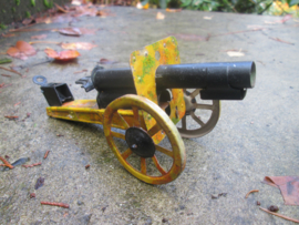 Tin camo gun. Blikken camo kanon
