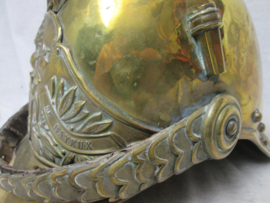 French officers fire helmet from the city of Bayeux.  Franse officiers helm van de brandweer uit Bayeux model 1855 in een nette staat, zonder binnenwerk. mooie frontplaat van het departement bayeux.