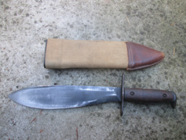 US Army WW1 Bolo knife 1917/ 1918 dated scabbard 1917 dated, good condition. Amerikaans gevechts/ kapmes WO1 1917/1918 gemarkeerd goede staat leuk item.