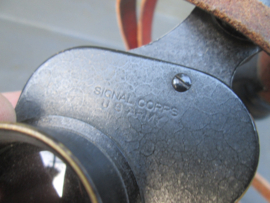 US binoculars. US Naval Gun Factory optical shop, Rochester NY, Signal Corps US Army. Amerikaanse verrekijker nette staat mooi gemarkeerd met leer bescherming.