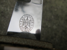 Belgium sword, with etching. Belgisch sabel met gravering Voor Vorst en Vaderland andere kant 2e Regiment Lansiers, bijzonder stuk maker is E.&F. Hörster Solingen.