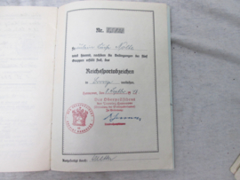 H.J.- Hitler- Jugend, BDM Bund Deutsche Mädel documents. H.J. - BDM sport oorkondes voor zwemmen, met het boekje voor het behalen van de DRL medaille brons, leuk lotje documenten, mooi gestempeld.