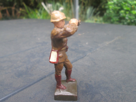 LINEOL Belgium officer with binocular, smaler size. Belgische officier met verrekijker kleiner model.