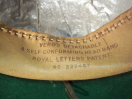 British pith helmet nicely marked in a very good shape. 1941. Engelse tropenhelm, met maker en datum zeer goede staat