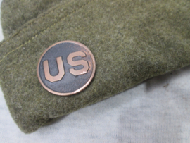 US overseas cap with badge.Wollige Amerikaanse kwartiersmuts manschap met embleem US. zeer nette staat.