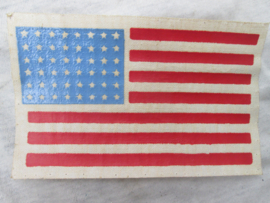 US sleeve badge first pattern printed on canvas worn by para units. Amerikaans mouwembleem de vlag gedrukt op zeildoek, canvas 1e model, uniform removed. zeldzaam stuk