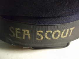 British sea cap for the boy scouts named, SEA SCOUT, with maker. Matrozenmuts van de Engelse zeeverkennerij.