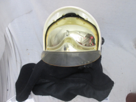 Dutch GALLET fire helmet, stripes on helmet indicate that it is an officer. Nederlandse brandweerhelm, compleet.