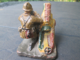 ELASTOLIN Belgium soldier with mortar. Belgische soldaat met camo mortier, goede staat.