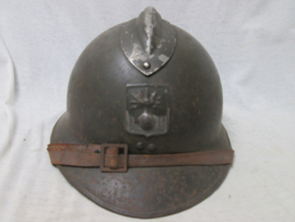French helmet civil defence 1926. Franse helm M-1926 burger bescherming D.P. helm Defense Passive. is in een onaangeroerde staat zo gevonden. apart.