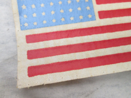 US sleeve badge first pattern printed on canvas worn by para units. Amerikaans mouwembleem de vlag gedrukt op zeildoek, canvas 1e model, uniform removed. zeldzaam stuk