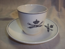 Dutch cup and saucer, Fieldartillery. Kop en schotel met embleem Veldartillerie.