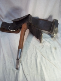 firemans belt with hook and axe, Brandweerriem met haak en bijl
