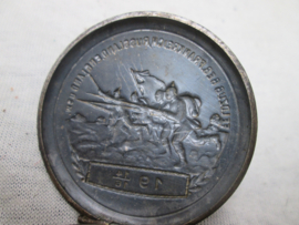 German watch WW1, Duits patriotisch zakhorloge met militaire afbeelding. 1914- 1916 met als opschrift Feldzug gegen Frankreich, Russland, England u.s.w. werkend horloge.