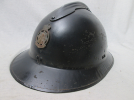 Belgium helmet M- 1933, civil defence. Belgische helm zwart geverfd, model 1933 met het embleem van de civiele bescherming. laatste model.