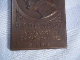 German plaque 10. Sächs. Inf, Regt. Eignungsprufung fur Krümper 1932 2.platz. Bronzen plaquette Reichswehr  6 bij 4 cm.