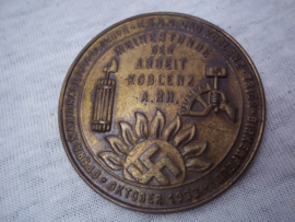 German tinnie, rally badge, Duitse tinnie Weihestunde der Arbeit Koblenz A.RH. Nazionale Dopolavoro NSBO Gau Koblenz-Trier - Birkenfeld Oktober 1933, zeldzame tinnie.