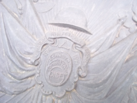 Remembrance plaque France 1914-1919. UNION MUTILES REFORMES ET ANCIENS COMBATTANTS OISE. Herinnerings plaquette Franse soldaat die verminkt is. 1914-1919, zeer bijzonder.