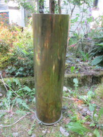 German cartridge Karlsruhe 1917, high 58 cm, diameter 15,5 cm weight is 5,5 kilo. Grote Duitse huls 1917 in deze maat zeer bijzonder