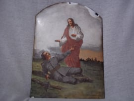 Grafplaat, Duitse soldaat ziet op het slagveld Jezus Christus. gemaakt van emaille, gesigneerd A. Fischer GmbH, München IX. dit soort geemailleerde grafplaten zie je niet vaak zijn vrij zeldzaam, zeer nette staat 35 bij 25 cm.