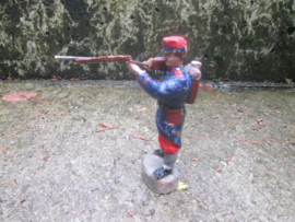 ELASTOLIN 10 cm. French soldier shooting. Franse soldaat schietend goede staat antiek speelgoed.
