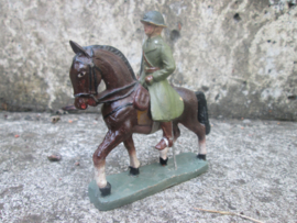 DURSO Belgium officer on horse. Belgische officier met lange jas op paard, leeuwembleem op helm TOP stuk.