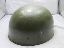 Belgium post war paratrooper helmet of the 50-60. Belgische parahelm naar Engels model met canvas riemen gebruikt in de Congo en bij het ballonspringen, goed voor reenactment.