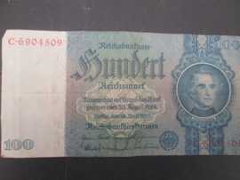 German Money 100 Reichsmark 1935. Duits bankbiljet van 100 Reichsmark, met hakenkruis.