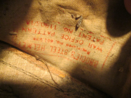 British Brodie steelhelmet MkI. nice with the red ink brodie helmet stamp. Engelse staalhelm voorzien van een donut, dit vanwege het draagcomfort 1917.