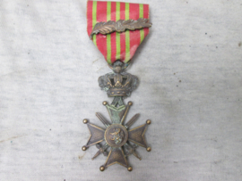 Belgisch oorlogs herinneringskruis, 1914- 1918. Croix de guerre. met palm koning Albert.