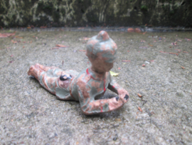 ELASTOLIN 10 cm. German soldier played condition. Duitse officier met pickelhaube zwaar bespeelde staat.