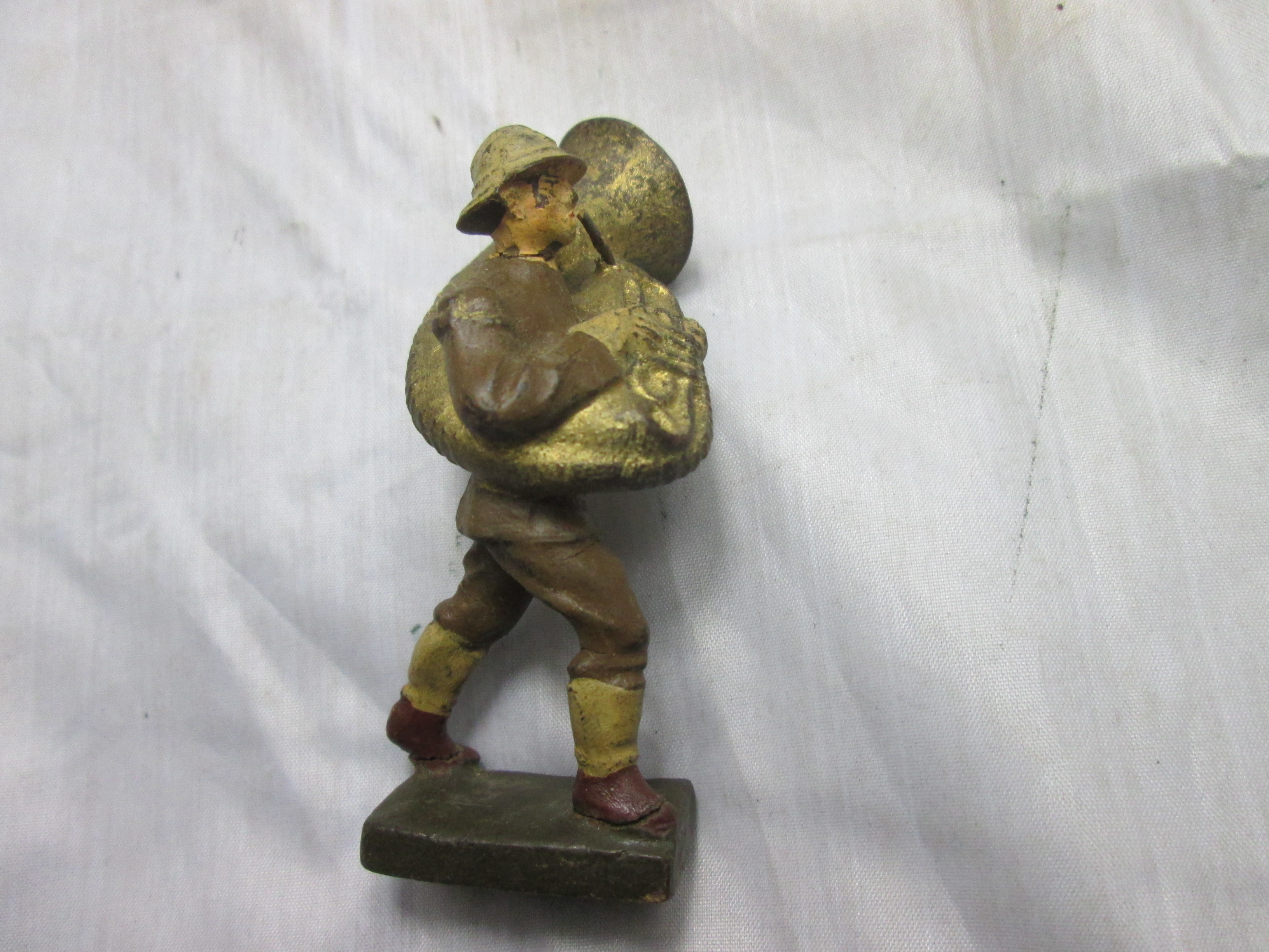 LINEOL Belgium soldier with music instrument. Lineol Belgische soldaat met tuba mooi gemaakt.