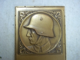German plaque not used, soldier with helmet.Duitse plaquette, nooit gebruikt. brons soldaat met helm Model 1916.