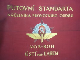 Czech flag standard of the national railroad. Tsjechische vlag, standaard met metalen frame van de Nationale spoorwegen, mooi geborduurd aan beide zijden. afmeting 80 bij 60 cm.