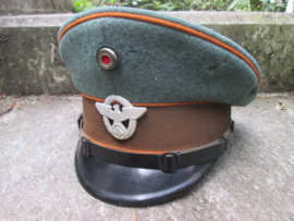 German police cap. Duitse politie pet Gendarmerie Ludwig Vogel Karlsruhe gestempeld PO 1941 gebruikte staat.