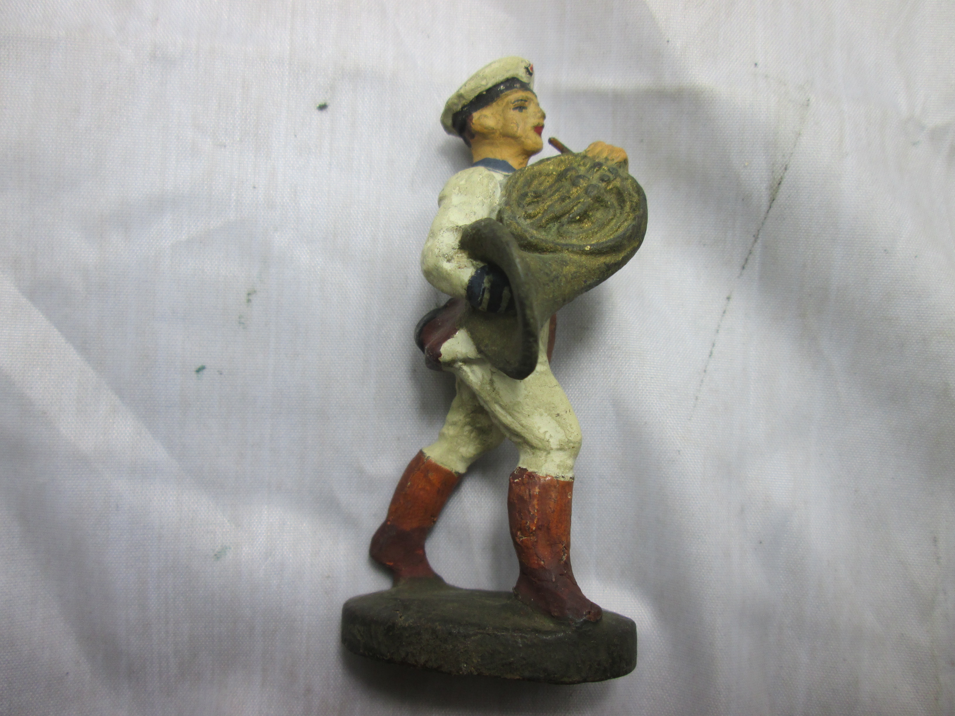 German Navy toy soldier. Duits speelgoed soldaatje Kriegsmarine hoornblazer.
