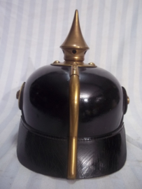 Duitse pickelhaube manschap- onderofficier SACHSEN met Reservistenkruis. in een werkelijke MINT staat.