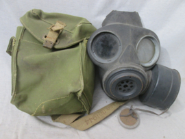 British light weight gasmask with scarce filter canister corks. Engels gasmasker laat model mooi gemarkeerd, 1944