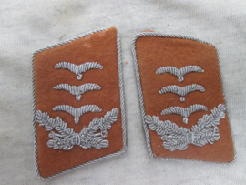 German collar tabs Luftwaffe Nachrichten Hauptmann. Duitse kraagspiegels Luftwaffe Nachrichten, bruine kleur.