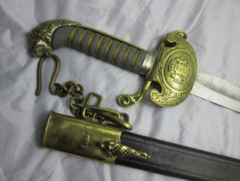 Police dagger of the Amsterdam police. Nederlandse ponjaard gebruikt door de Amsterdamse politie, hier zijn 3 stuks van bekend, zeldzaam stuk in een zeer nette staat gemerkt HERDER, met nummer 645. TOP stuk Museum goed.