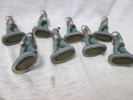 8 Dutch soldiers. Set van 8 Nederlandse speelgoed soldaatjes in een nette staat 8 marcherende. Made in Belgium zeer bijzonder geheel bijna mint staat.