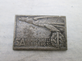 German tinnie, rally badge, Duitse tinnie  SA Kampfspiele Gera 1937. met hersteller.