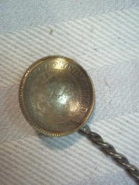 Patriotic spoon with coins, Lepel gemaakt tijdens de bezetting van munten, Koninkrijk der Nederlanden