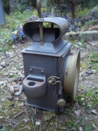 British MILLER car lamp used in the first world war till 1942.  In England used till 1945 by the cars used by the Homeguard. Engelse MILLER lamp WD met broad arrow, compleet met brander 1924 MINT staat.  W /I\ D.