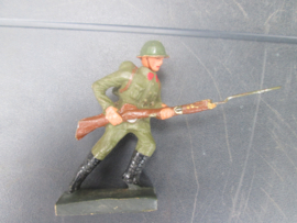 DURSO Belgium soldier attacking. Belgische soldaat in de aanval